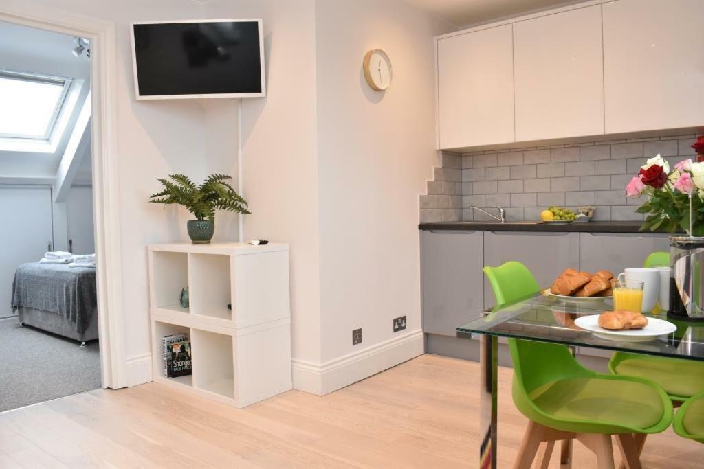 Apt 3, Opera House Ensuite 4Th Floor By Indigo Flats ロンドン エクステリア 写真